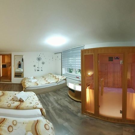 Apartma Na Ravnicah 采尔克诺 外观 照片