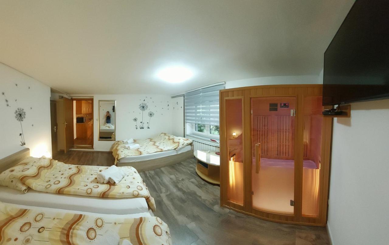 Apartma Na Ravnicah 采尔克诺 外观 照片