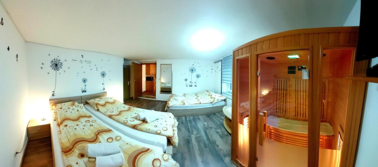 Apartma Na Ravnicah 采尔克诺 外观 照片